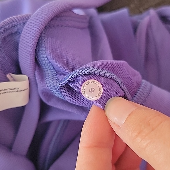 Lululemon - Ribbed Back-Twist Yoga Bra Light Support, C/D Cup - Charged Indigo - Picture 9 of 9